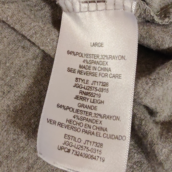 Frozen's Olaf Summer Dreaming V Neck T-Shirt - Picture 4 of 4